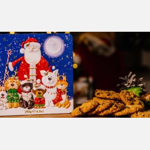 Julemand med hunde og katte. Cranberry, Orange & Hvid Choc Tin, 250g. Bedst fr 2026-10-28